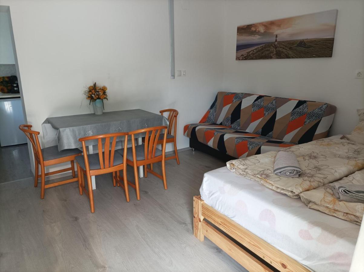 Csilla Apartman Balogunyom Luaran gambar